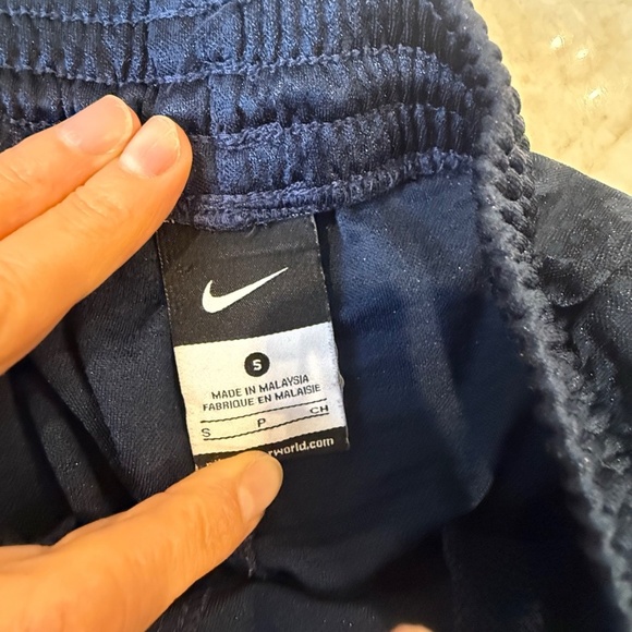 Nike Men's Drawstring Logo Athletic Shorts; Navy/Grey; Size Small - Picture 4 of 6